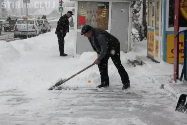 Primăria Cluj-Napoca a dat 500 de somații pentru necurățarea trotuarelor de gheață