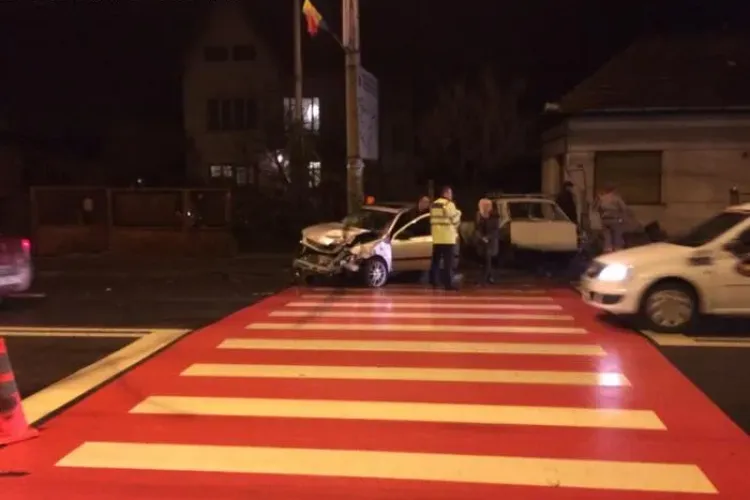 Accident în Someșeni. O Dacia ”sicriu” a ajuns într-o casă - FOTO