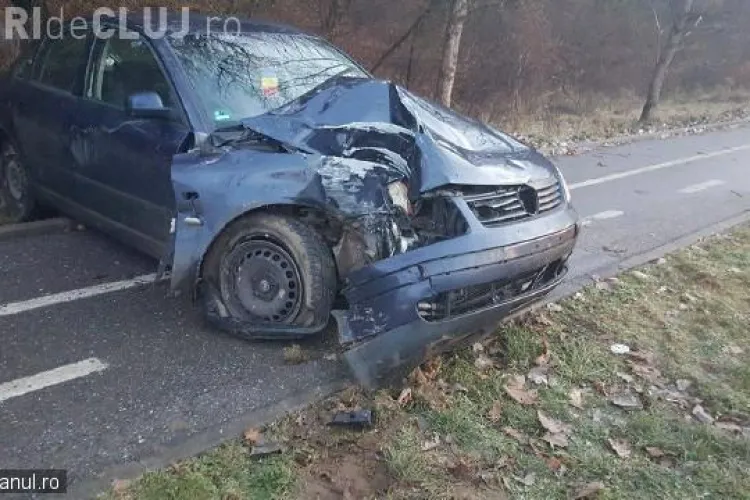 Vremea rea le dă bătăi de cap șoferilor clujeni. Cum și-a făcut un bărbat mașina praf  FOTO