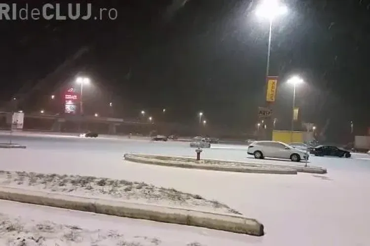 Inconștienți la volan! Fac drifting in parcarea de la Polus la ora la care mall-ul este deschis - VIDEO