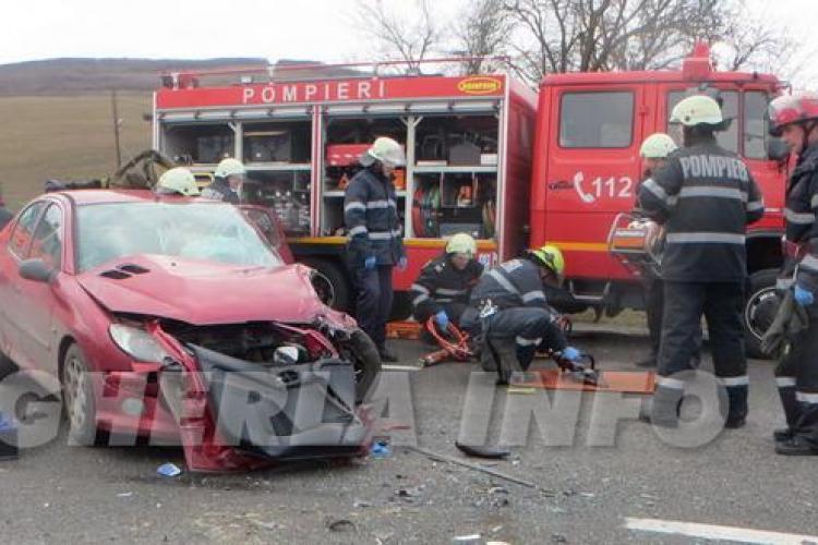 Accident GRAV la Rascruci, pe drumul de la Cluj-Napoca la Gherla. Un sofer e încarcerat