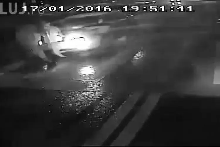 VIDEO - Accident ȘOCANT filmat pe strada Bucium! O șoferiță beată a lovit în plin o mamă și un copil - EXCLUSIV