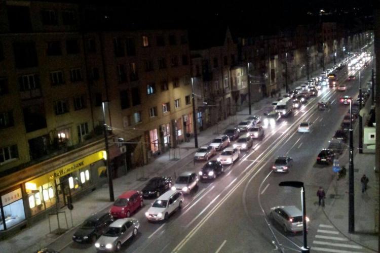 Strada Horea, BLOCATĂ miercuri seara! Avarie majoră la linia de tramvai - VIDEO