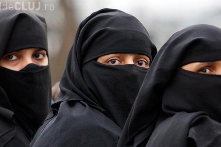 Oamenii de știință din Arabia Saudită au decis că FEMEILE sunt MAMIFERE. Au drepturi ca și cămilele sau caprele