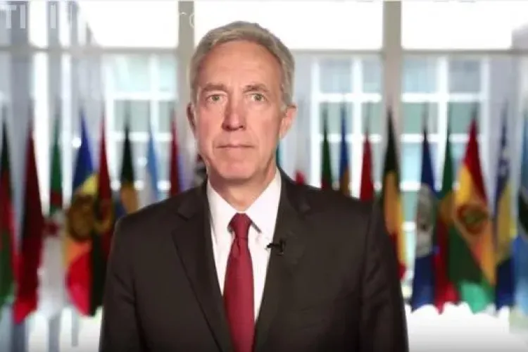 Ambasadorul SUA, Hans Klemm, prezent la un eveniment prilejuit de adoptarea legii Cristea