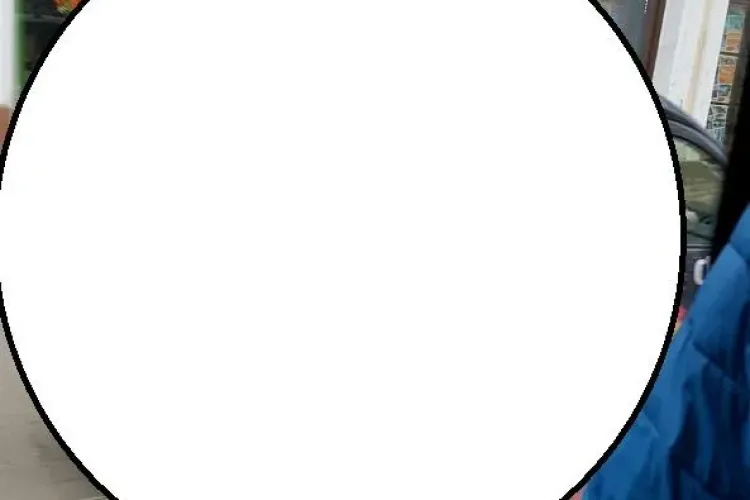 Cum parchează mașina pe pista de biciclete angajații unei agenții de turism, în centrul Clujului FOTO