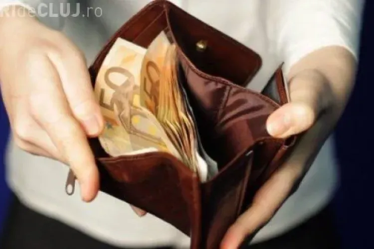 Doi ardeleni au găsit 6.000 de euro pe stradă. VEZI ce au făcut cu ei