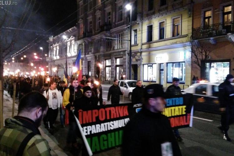 Extremiștii au organizat marș la Cluj împotriva maghiarilor și a migranţi islamişti - VIDEO