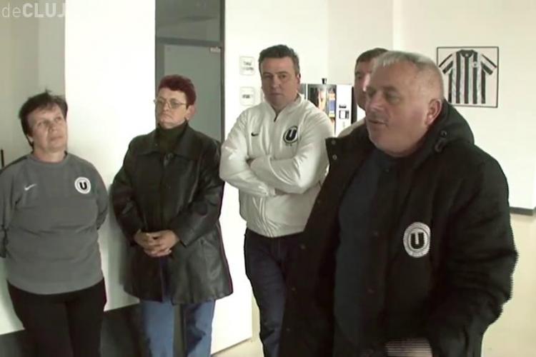  Neplătiți, angajații U Cluj sunt în grevă: Cine vine să muncească o lună fără salariu? - VIDEO