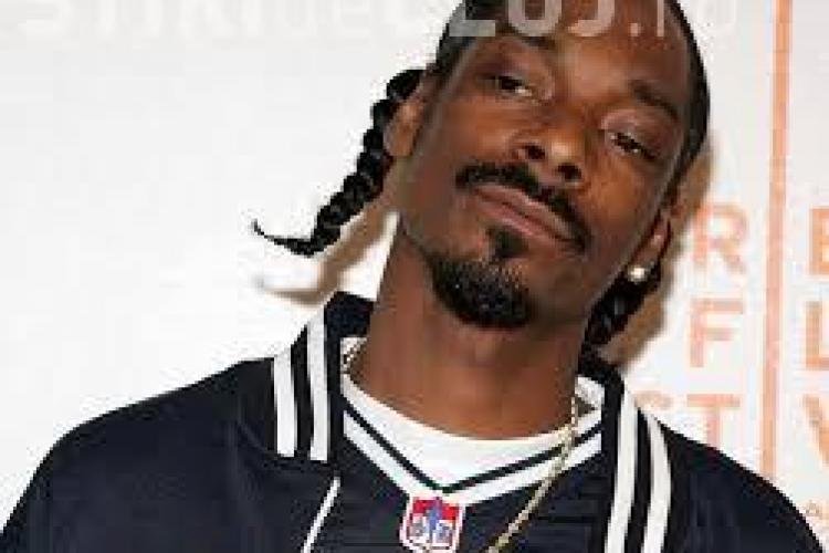 Snoop Dogg, luat peste picior de internauții români, după ce și-a dat check-in într-o comună de la noi din țară FOTO