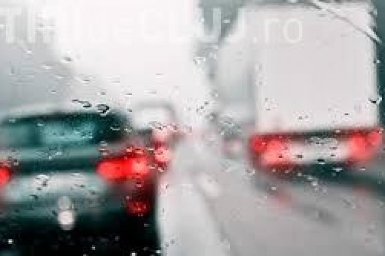 Recomandările polițiștilor pentru șoferii clujeni: Cum trebuie să conduceți pe vreme ploioasă