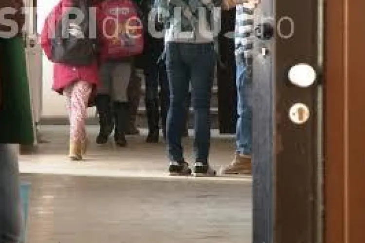 Focar de hepatită A la o școală din județul Cluj. Problemele au pornit din comunitatea romă