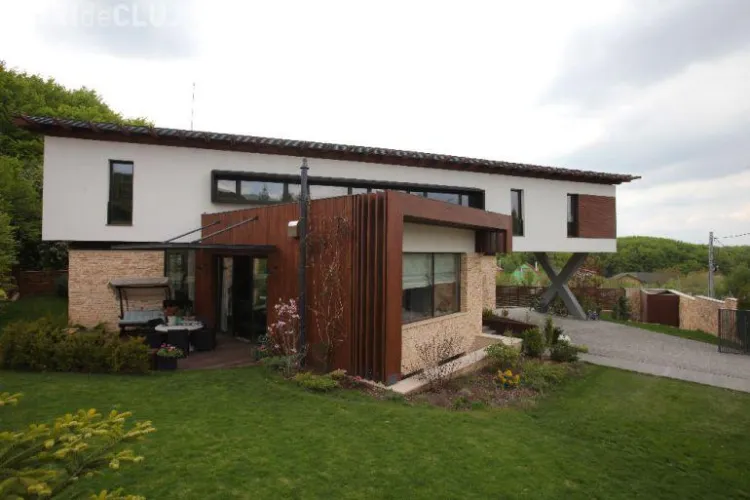 Vilă spectaculoasă în Cluj-Napoca. Interiorul este special - FOTO