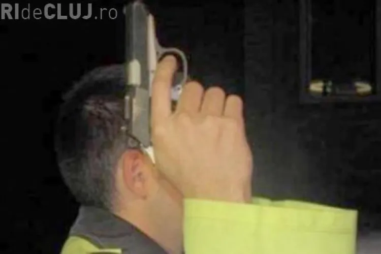 Poliţist din Cluj, lovit cu maşina de un hoţ de lemne