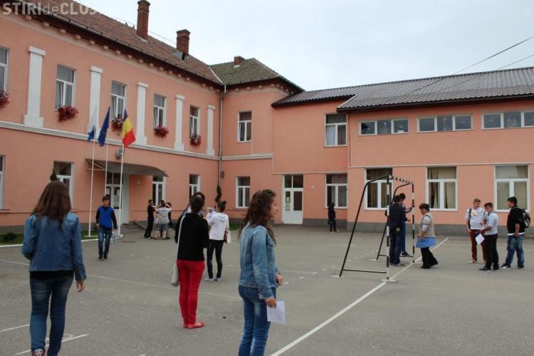De ce nu sunt curțile școlilor din Cluj-Napoca deschise pentru elevi în afara orelor