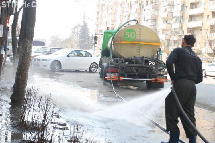 Apel pentru clujeni să își mute mașinile! În acest weekend se curăță rigola mai multor străzi din oraș