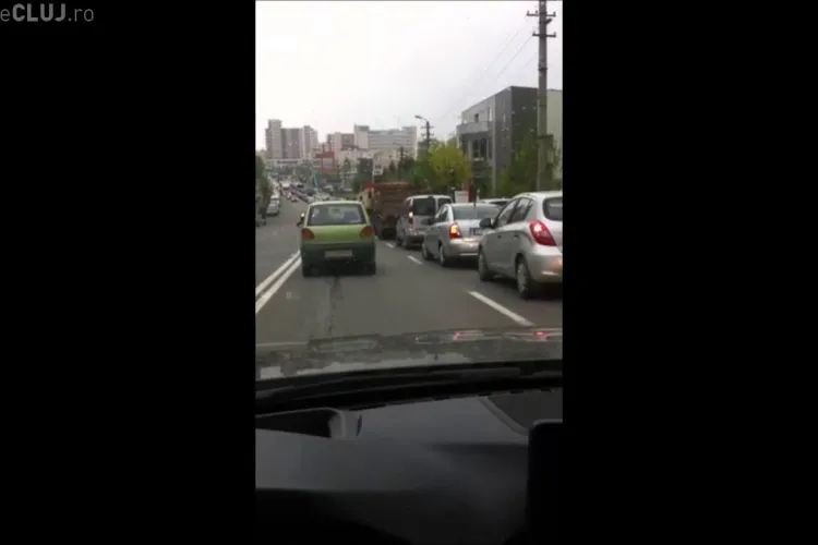 Pe strada Observatorului e ca în FLOREȘTI. Imagini cu blocajul din trafic. Ce observații are un clujean - VIDEO