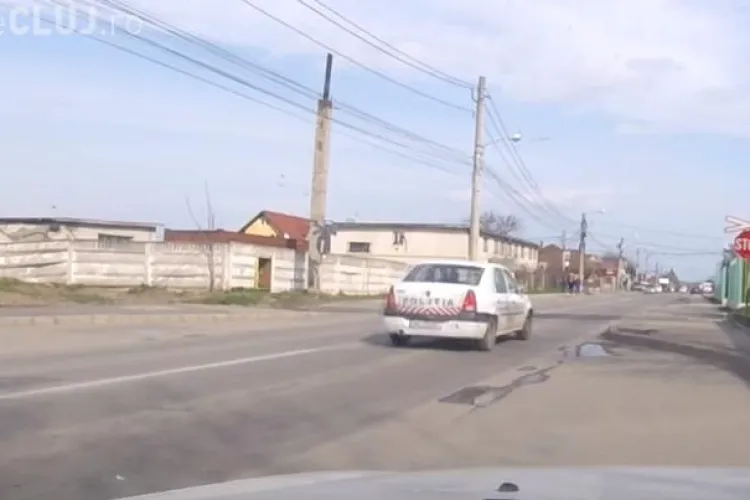 Politia rutieră Cluj-Napoca nu oprește la trecerea la nivel cu calea ferată - VIDEO