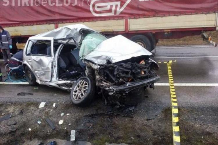 Accident mortal pe un drum din Cluj! Un șofer a intrat pe contrasens și a lovit în plin un camion UPDATE