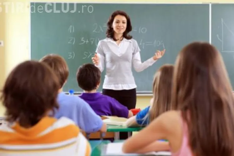 Profesorii pichetează Guvernul, nemulțumiți de legea salarizării: Scad salariile pentru profesorii debutanți, educatoare și invățători