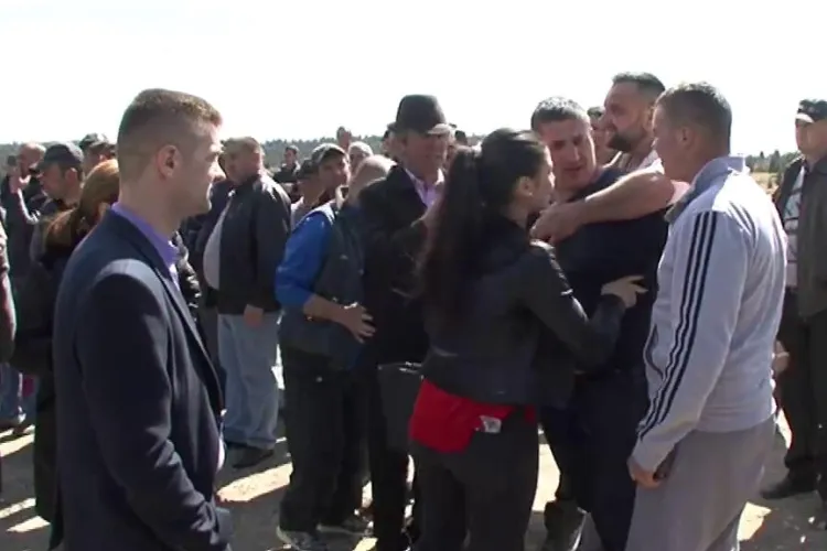 Moții s-au luat la bătaie cu jandarmii la Mărișel. Motivul: defrișările și cota de lemne pentru moți - VIDEO