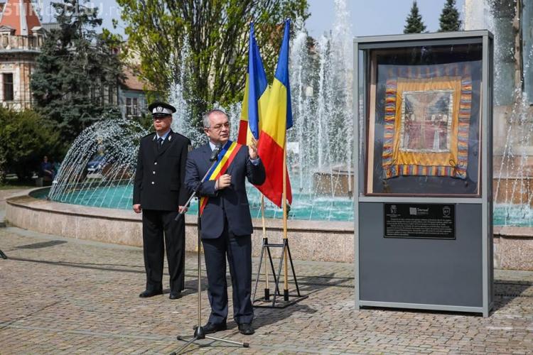 Steagul de luptă al lui Avram Iancu a fost expus în centrul Clujului. Până când va putea fi admirat FOTO