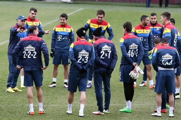 De ce au purtat românii tricouri cu ecuații matematice pe spate - FOTO