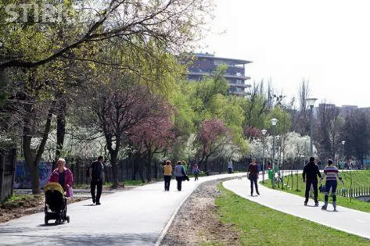 Aleea pietonală de pe malul Someșului, dintre Parcul Babes si Parcul Rozelor, a fost modernizată. Ce urmează să se mai facă FOTO