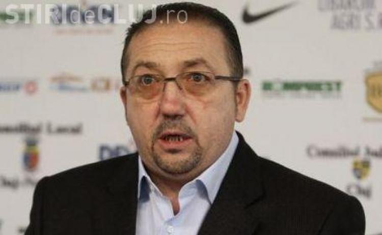 Daniel Popa, scăpat de pe targă în finalul meciului Hermannstadt – U Cluj 2-2! Faza a fost monumentală, un necaz nu vine niciodată singur - VIDEO - Ştiri de Cluj