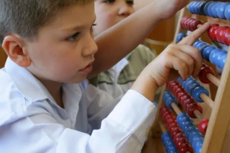 Elevii intra de luni, 1 noiembrie, in vacanta