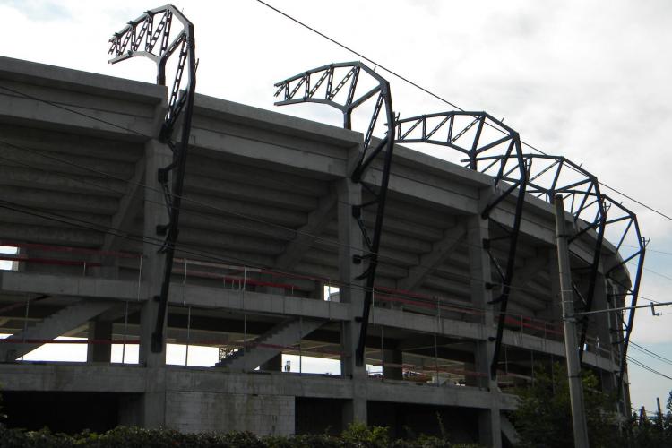 Consiliul Judetean Cluj nu accepta suplimentarea sumelor pentru ridicarea stadionului, ceruta de constructor
