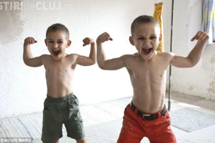 Giuliano Stroe, cel mai puternic copil din lume, este urmat in "cariere" de fratele lui Claudiu, un alt mic Arnold - FOTO 