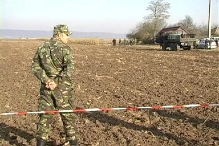 MIG -ul prabusit langa Campia Turzii a facut un crater in curtea unor localnici - VIDEO DECLARATIILE MARTORILOR