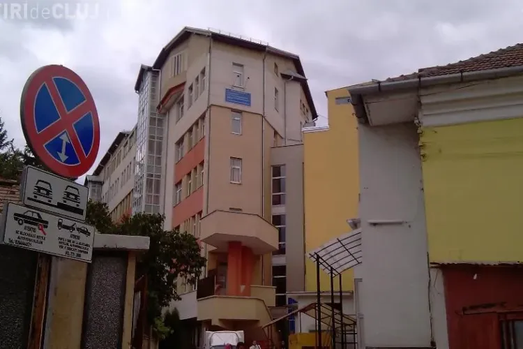 Spitalul de Copii Cluj a primit o ambulanta de transport pacienti, in urma unei campanii derulate de Fundatia Parinti Clujeni