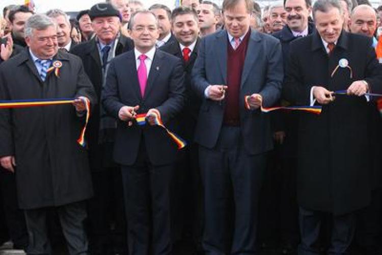 Emil Boc inaugureaza sambata cei zece kilometri din autostrada Transilvania, intre Turda si Campia Turzii