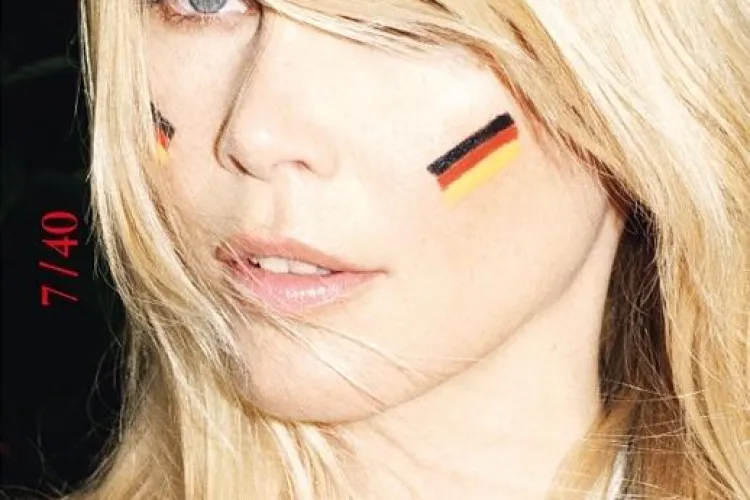 Claudia Schiffer a pozat pentru Zeit Magazin! Credeti ca mai e sexy? GALERIE FOTO