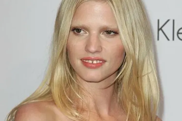 Strungareata este la moda intre top modele! FOTO