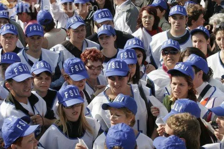 Profesorii din Cluj i-au compus un cantec lui Boc: "Bocule cat esti de mic, ne-ai lasat fara nimic"! Vezi AICI versurile VIDEO
