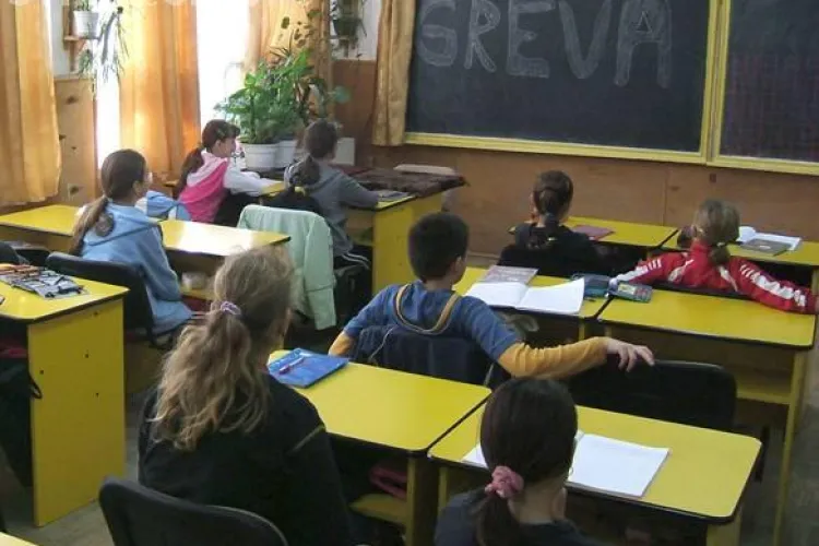 Profesorii din Cluj nu isi tin joi orele! Cadrele didactice protesteaza fata de asumarea Legii educatiei