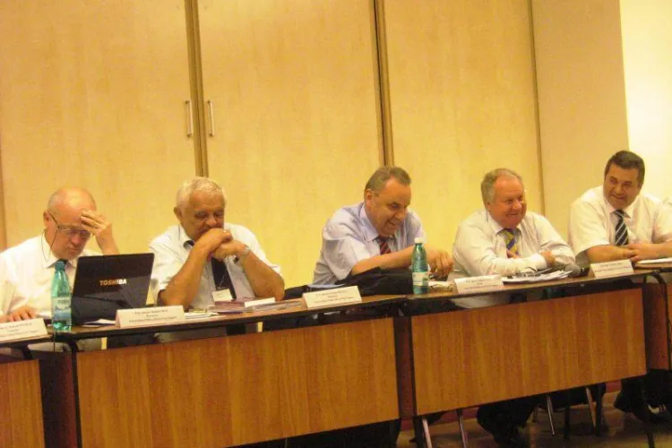 Consortiul "Universitaria": Legea educatiei este "ilegala si neresponsabila"