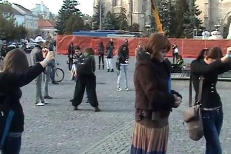 Flash mob, la Cluj Napoca, impotriva traficului de persoane - VIDEO si FOTO