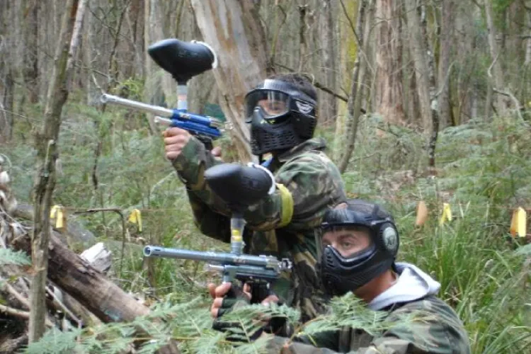 Ziaristii clujeni se improasca intre ei si se vaneaza pe la colturi