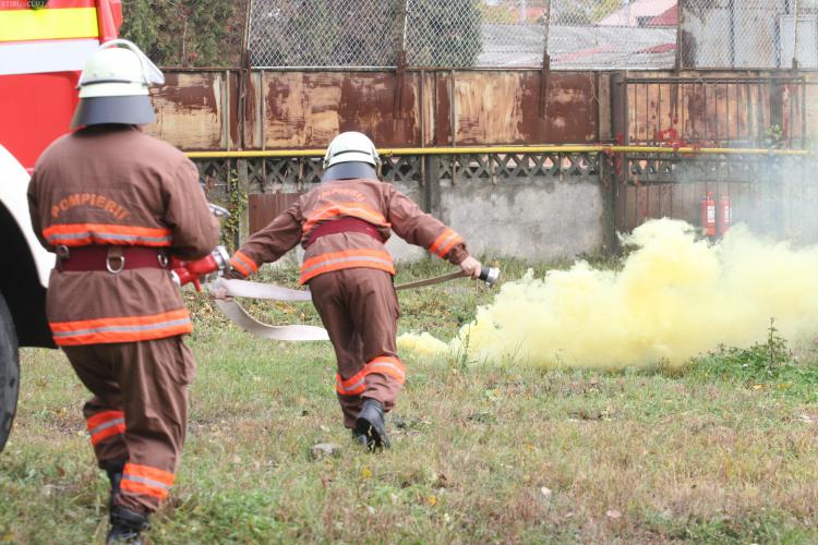 Explozia unei conducte de gaz, simulata la Remarul 16 Februarie din Cluj - FOTO