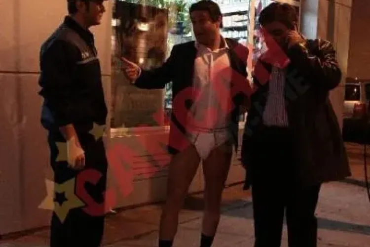 Bendeac a umblat in chiloti prin Bucuresti - Galerie FOTO