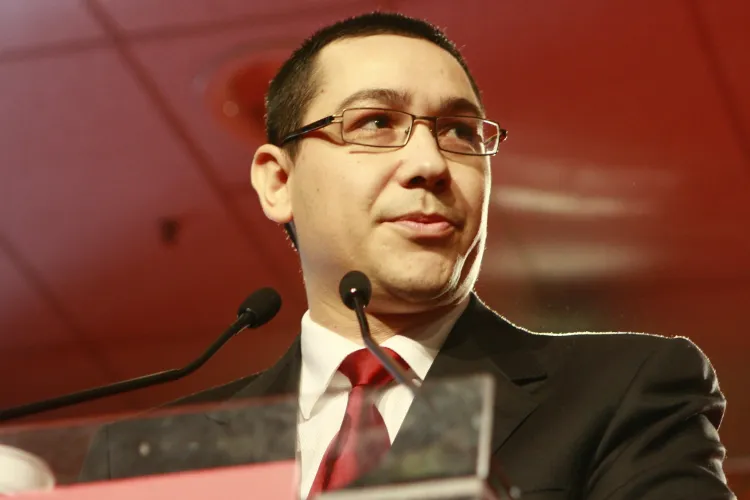 Ponta: Parlamentarii PDL primesc 60.000 de euro de la Guvern, daca nu voteaza motiunea