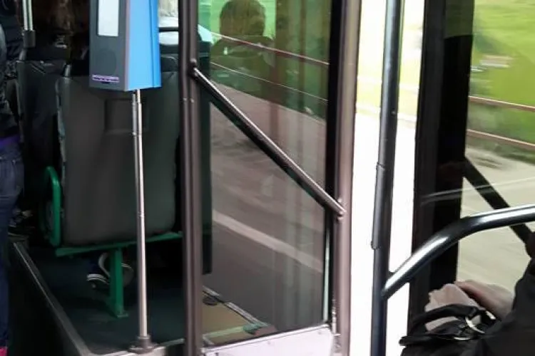 Cum circulă mai nou autobuzele în Florești - FOTO