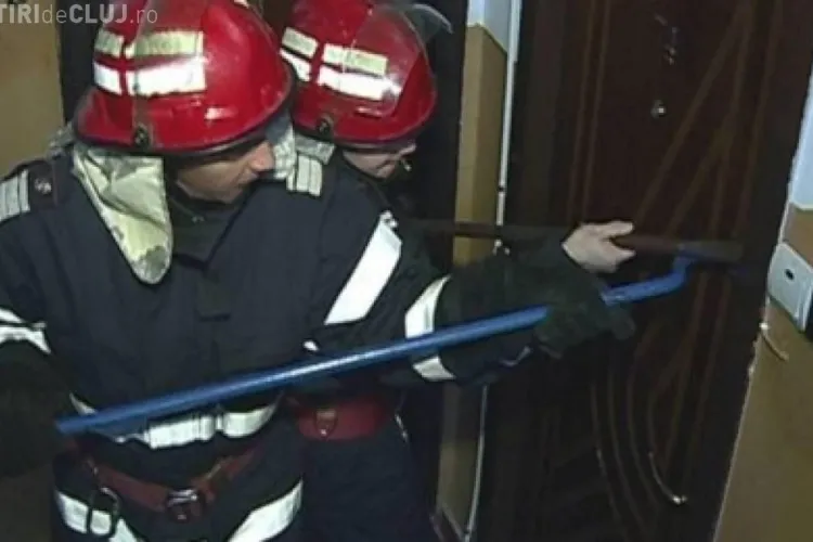 Tragedie într-un bloc din cartierul Zorilor. Pompierii au spart ușa locuinței