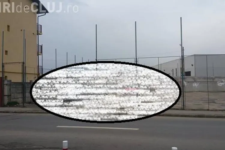 La Cluj și terenurile de joacă s-au transformat în parcări! Cum și-au lăsat unii șoferi mașinile FOTO
