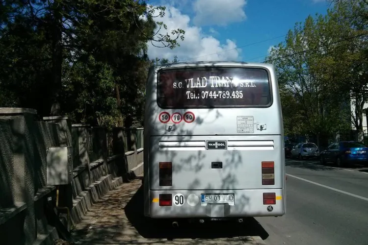 Nesimțirea și sfidarea continuă. Clujeanul atacat de șoferul unui autocar a chemat acum Poliția Locală - VIDEO