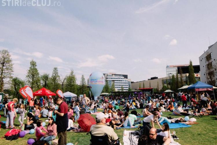 Concerte, târg cu tematică vintage și jocuri, pe agenda Picnic in the Park, sâmbătă, în Iulius Parc